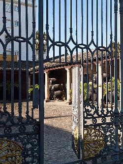 Entrada a la bodega